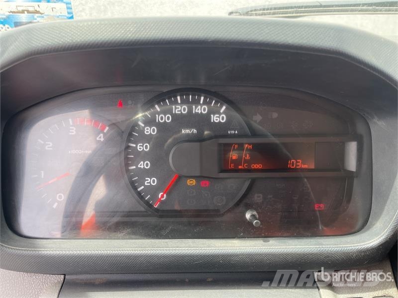 Hino 155 4x2 Camion con Caja Seca / Van Truck Furgons