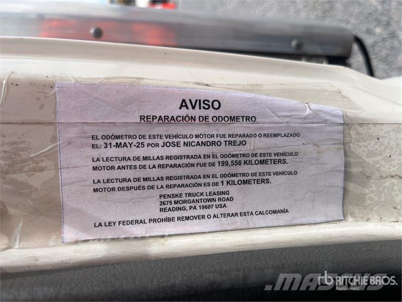 Hino 155 4x2 Camion con Caja Seca / Van Truck Furgons