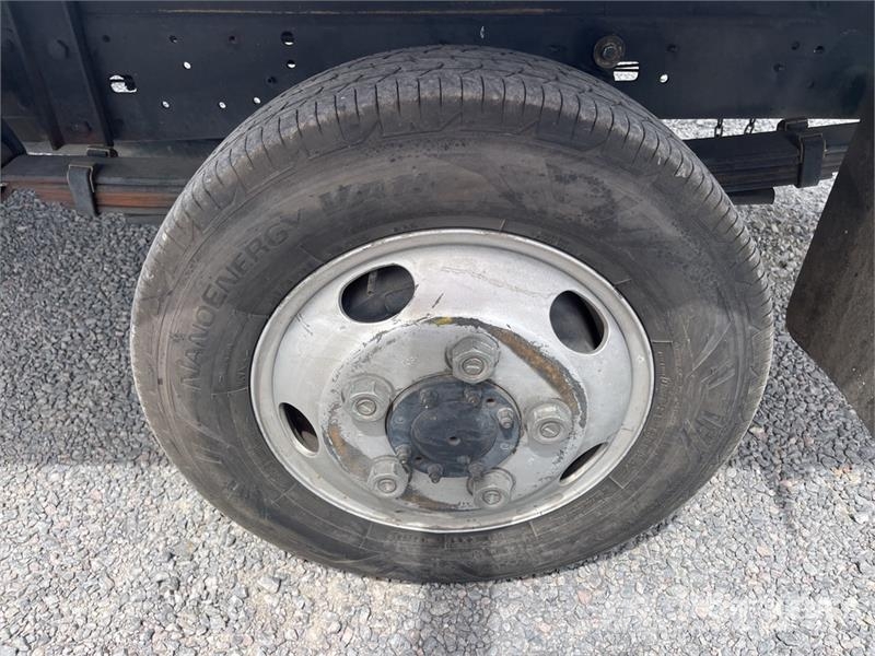 Hino 155 4x2 Camion con Caja Seca / Van Truck Furgons