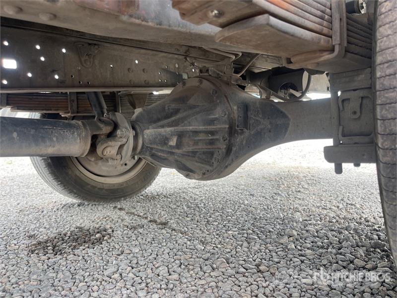Hino 155 Camion con Caja Seca / Van Truck Dobozos teherautók