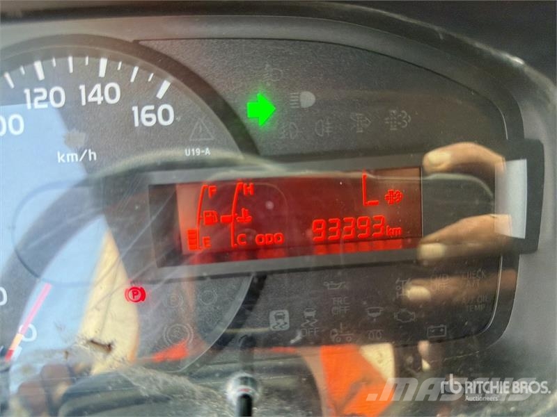 Hino Serie 300 Camion con Caja Seca / Van Truck Caminhões baú