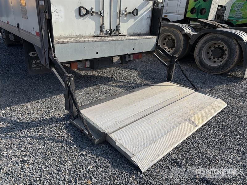 Hino Serie 300 Camion con Caja Seca / Van Truck Caminhões baú