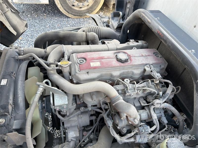Hino Serie 300 Camion con Caja Seca / Van Truck Caminhões baú