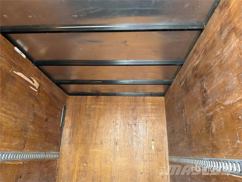 Hino Serie 300 Camion con Caja Seca / Van Truck Caminhões baú