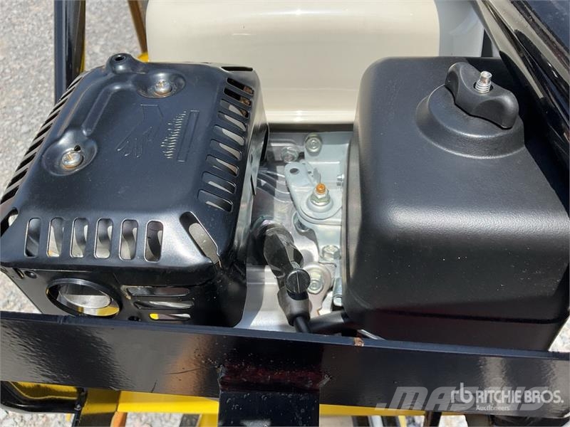 Honda of (2)  Honda C90 Lote de Compactadores de Plato V دكاكات أفقية