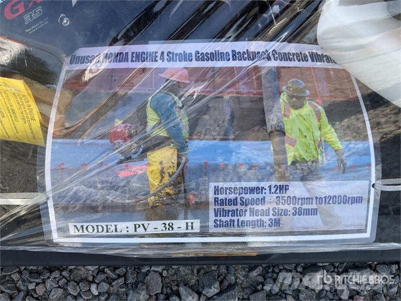 Honda of (3)  Honda PV38-H Qty of Bcakpack Concrete Vibr Vibrationsgeräte