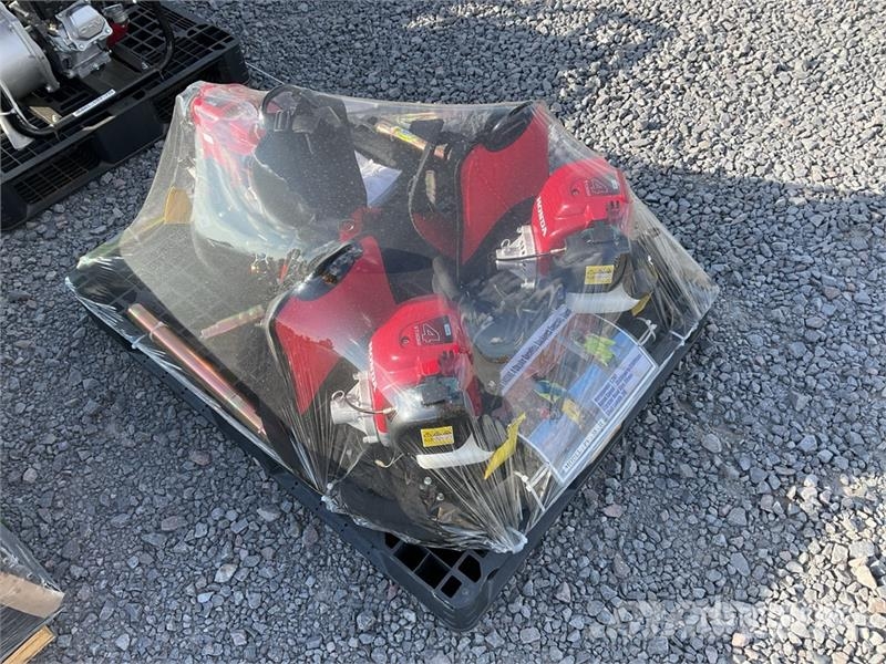 Honda of (3)  Honda PV38-H Qty of Bcakpack Concrete Vibr Vibrationsgeräte