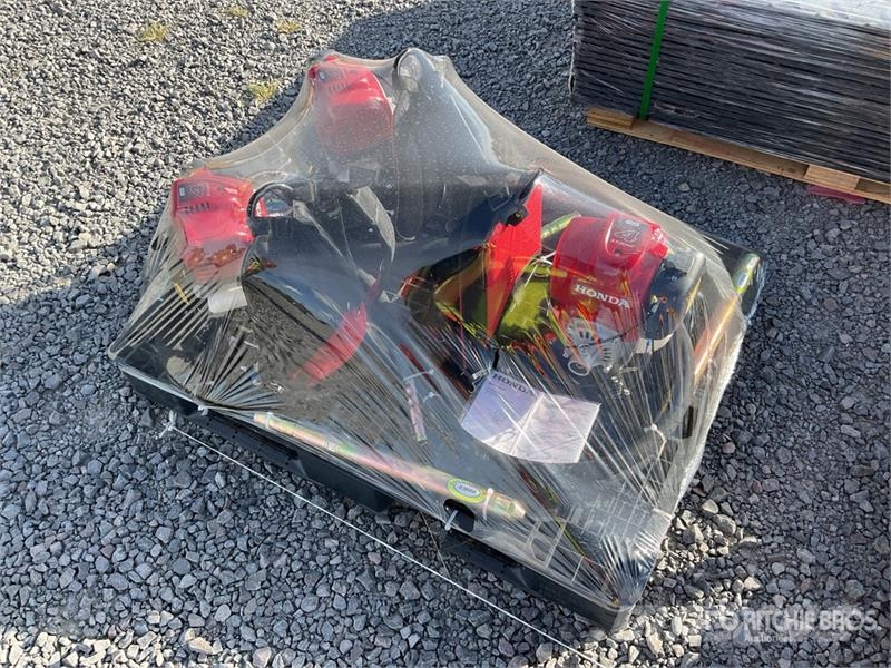 Honda of (3)  Honda PV38-H Qty of Bcakpack Concrete Vibr Vibrationsgeräte