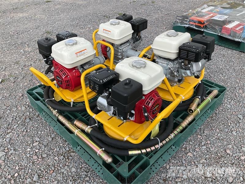 Honda of (4) Honda CV-HGX Lote de Vibradores de Concret دكاكات أفقية