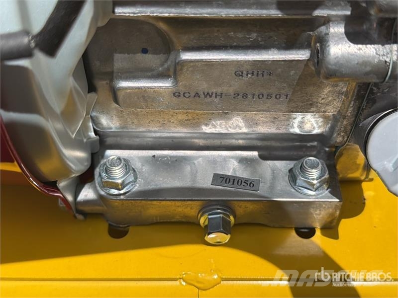 Honda of (4)  Honda CV-HGX Qty of Engine Concrete Vibrat دكاكات أفقية