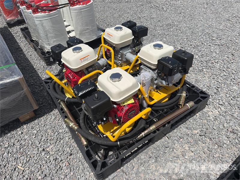 Honda of (4)  Honda CV-HGX Qty of Engine Concrete Vibrat دكاكات أفقية