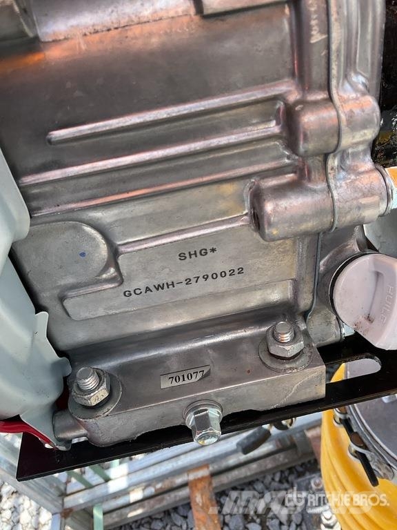 Honda of (4) Honda HT100 Lote de Bailarinas (Sin Usar) Vibrocostipatore verticale