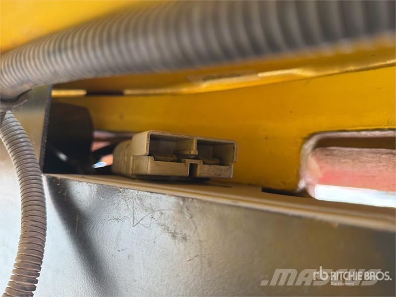 Hyster E45XN 4250 lb Montacargas Electrico / Electric For Električni viljuškari