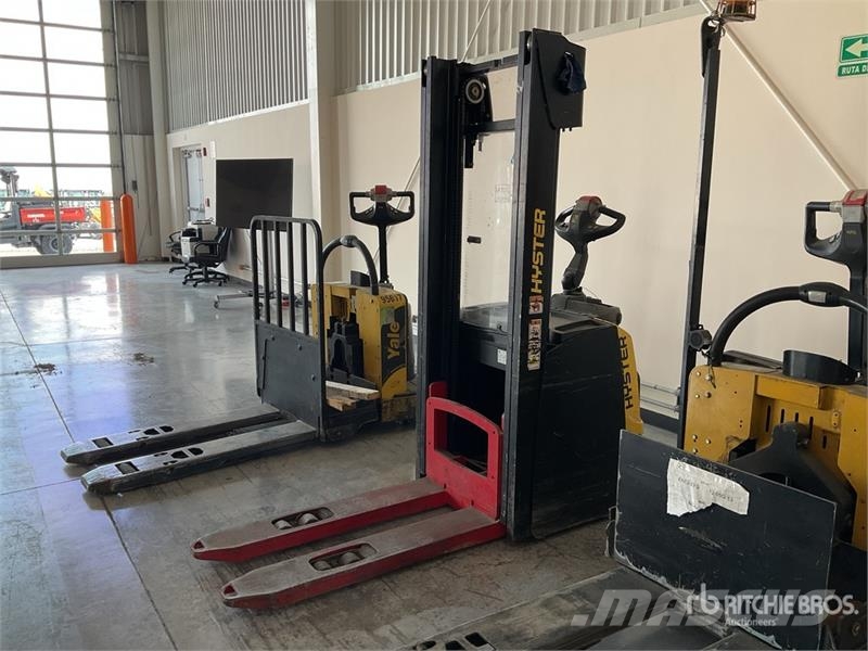 Hyster S2.0S 4400 lb Apilador Electrico / Electric Stacke Самохідні електроштабелери