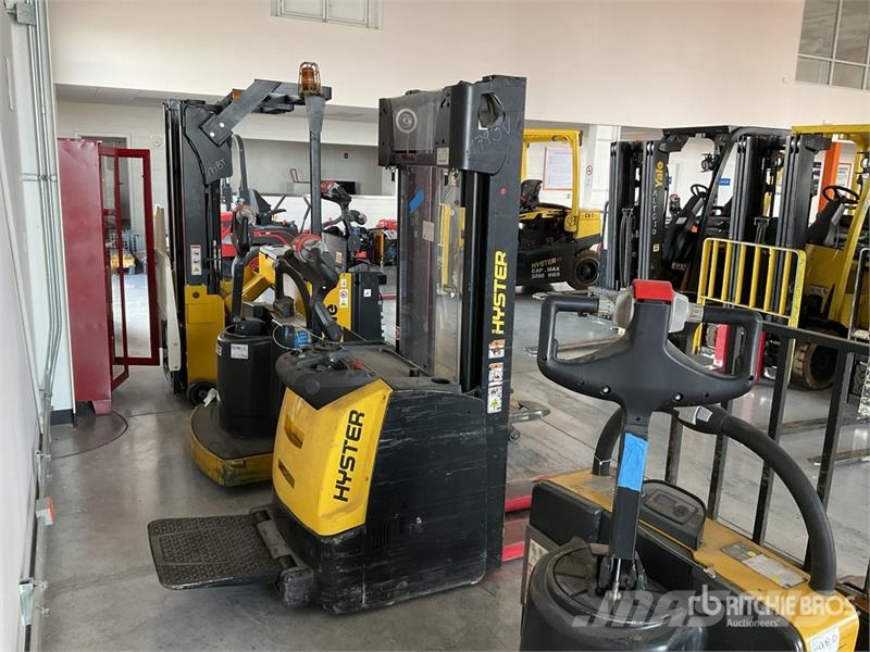 Hyster S2.0S 4400 lb Apilador Electrico / Electric Stacke Самохідні електроштабелери