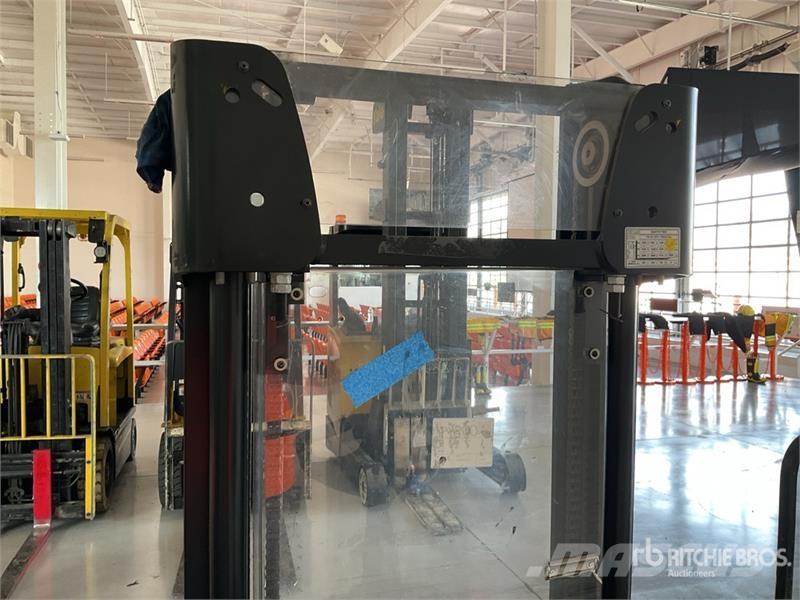 Hyster S2.0S 4400 lb Apilador Electrico / Electric Stacke Самохідні електроштабелери