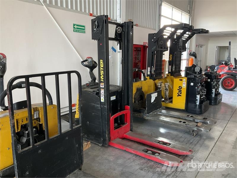 Hyster S2.0S 4400 lb Apilador Electrico / Electric Stacke Самохідні електроштабелери
