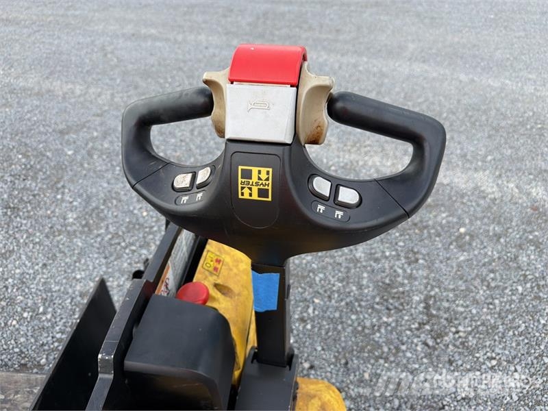 Hyster W452ZHD 4500 lb Montacargas de Patin / Pallet Jack Ročni paletnik