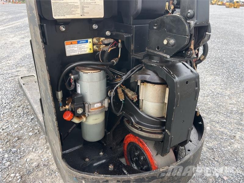 Hyster W452ZHD 4500 lb Electric Montacargas de Patin / Pa Ručni paletar