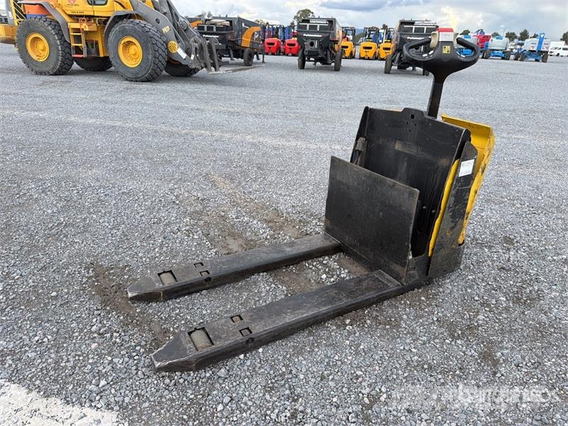Hyster W452ZHD 4500 lb Electric Montacargas de Patin / Pa Kahvelkäru