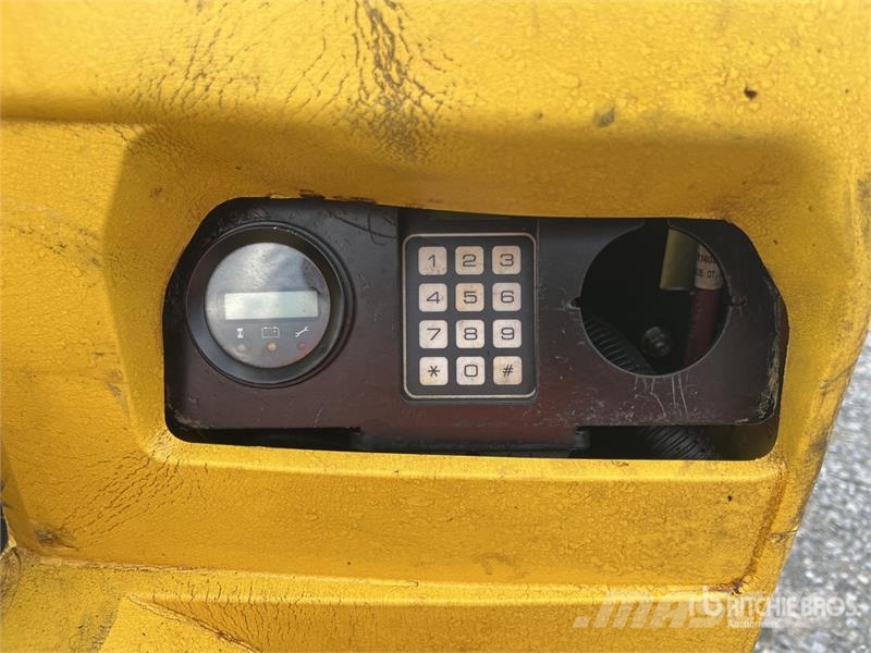 Hyster W452ZHD 4500 lb Electric Montacargas de Patin / Pa Transpalette manuel