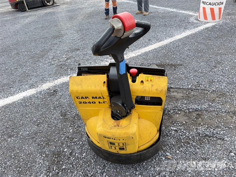 Hyster W452ZHD 4500 lb Electric Montacargas de Patin / Pa Kahvelkäru