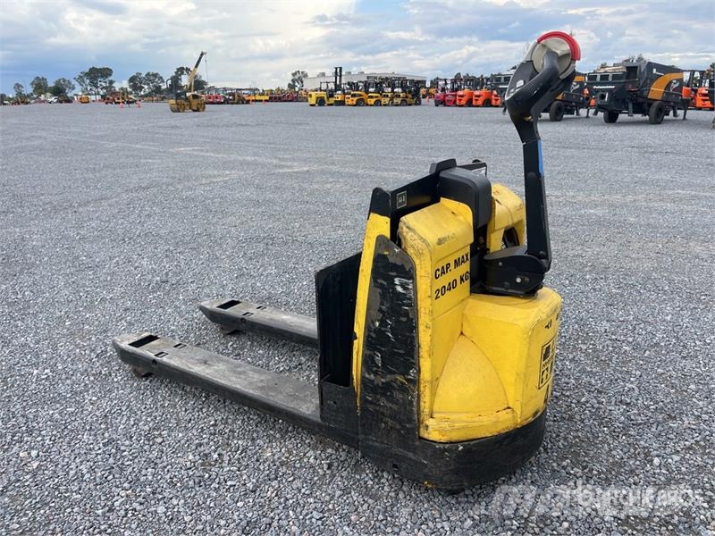 Hyster W452ZHD 4500 lb Electric Montacargas de Patin / Pa Transpalette manuel