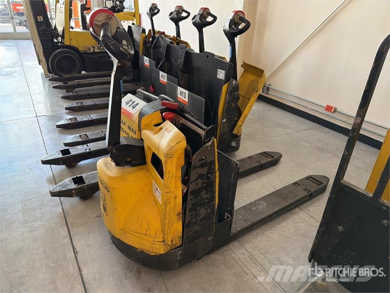Hyster W452ZHD 4500 lb Montacargas de Patin / Pallet Jack Ruční paletový vozík
