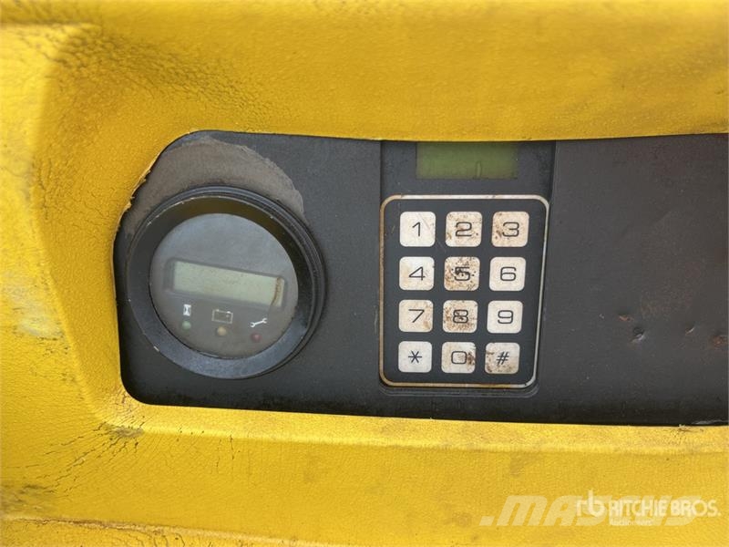 Hyster W452ZHD 4500 lb Electric Montacargas de Patin / Pa Handhubwagen
