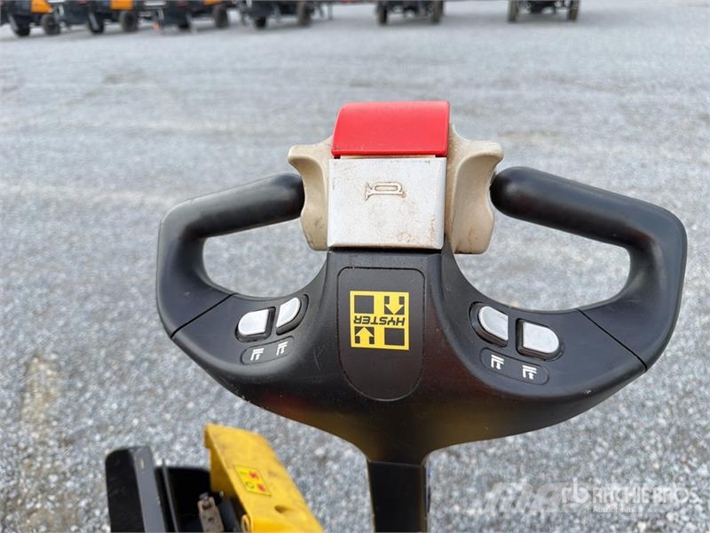 Hyster W452ZHD 4500 lb Electric Montacargas de Patin / Pa Kahvelkäru