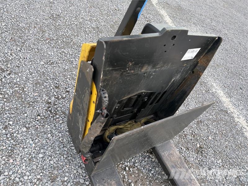 Hyster W452ZHD 4500 lb Montacargas de Patin / Pallet Jack Ročni paletnik
