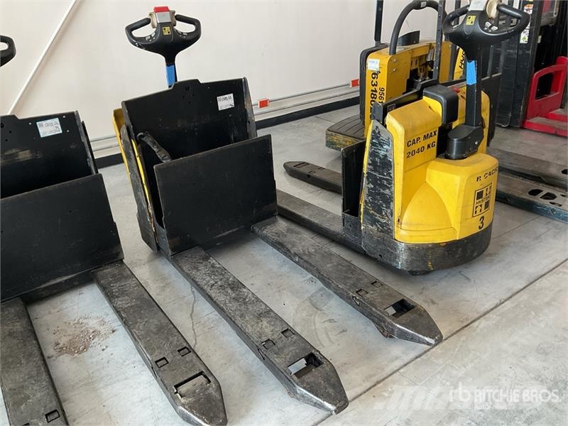 Hyster W452ZHD 4500 lb Electric Montacargas de Patin / Pa Kahvelkäru