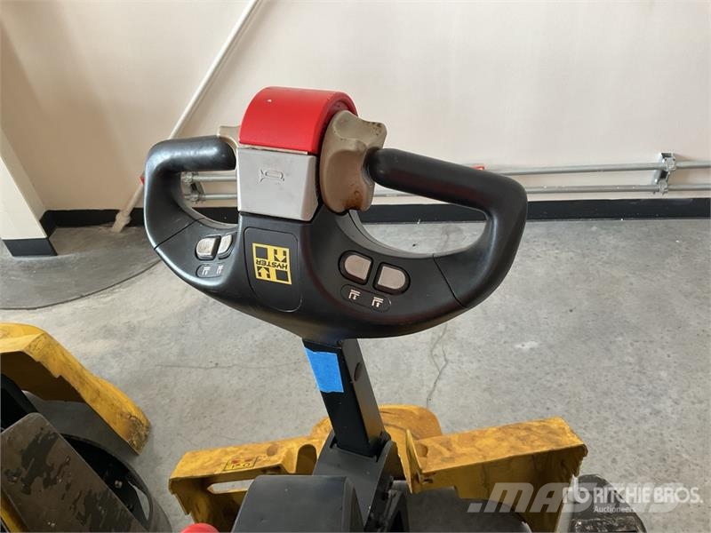 Hyster W45ZHD 4500 lb Electric Montacargas de Patin / Pal Steekwagentje