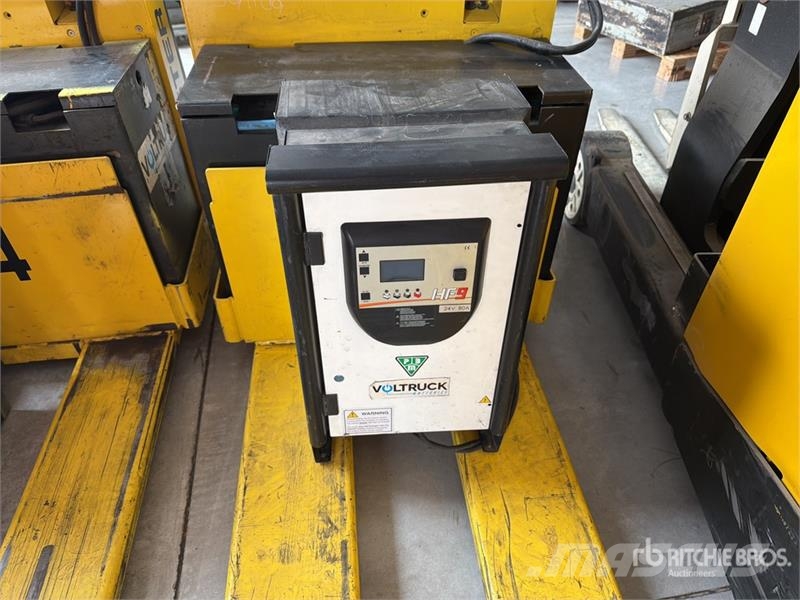 Hyster W60Z 6000 lb Electric Montacargas de Patin / Palle Transpalette manuel