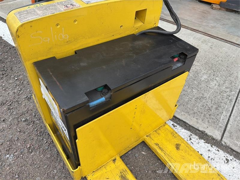 Hyster W60Z 6000 lb Electric Montacargas de Patin / Palle Transpalette manuel