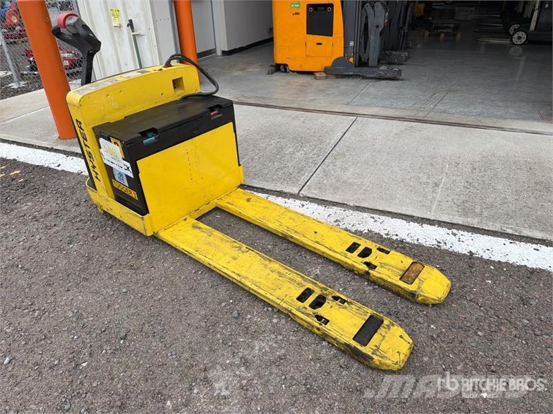 Hyster W60Z 6000 lb Electric Montacargas de Patin / Palle Transpalette manuel
