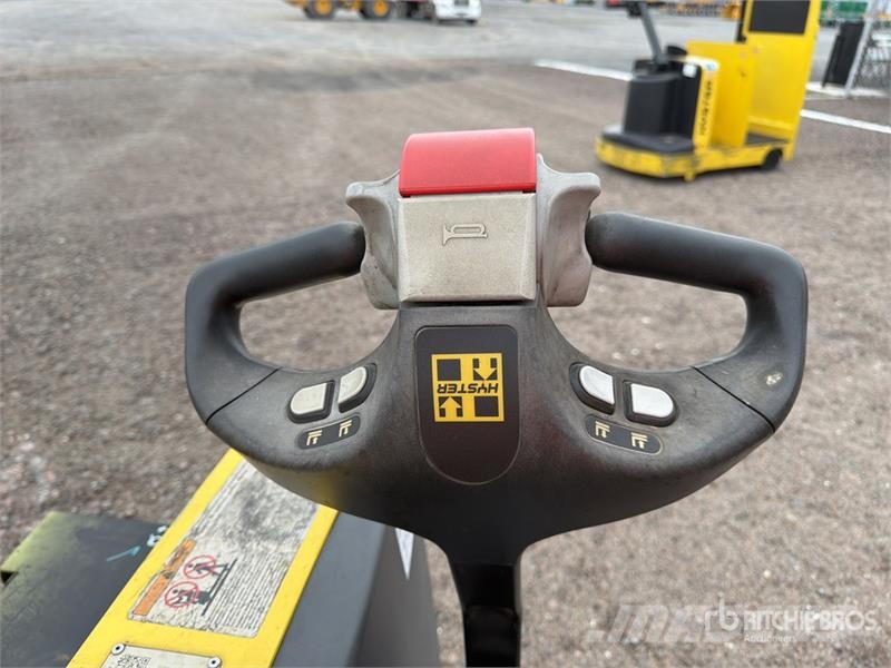 Hyster W60Z 6000 lb Montacargas de Patin / Pallet Jack Ručni paletar
