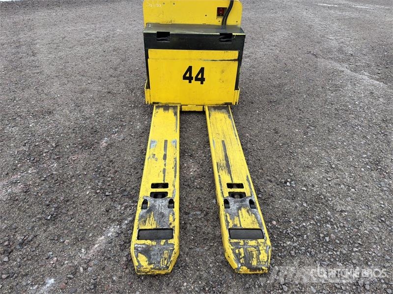Hyster W60Z 6000 lb Montacargas de Patin / Pallet Jack Ručni paletar
