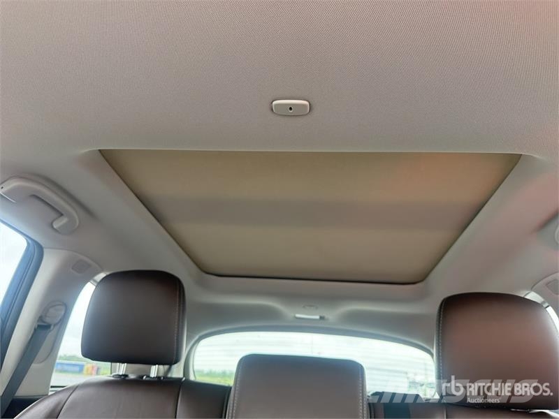Infiniti QX60 2WD Hybrid Camioneta / SUV Automobily