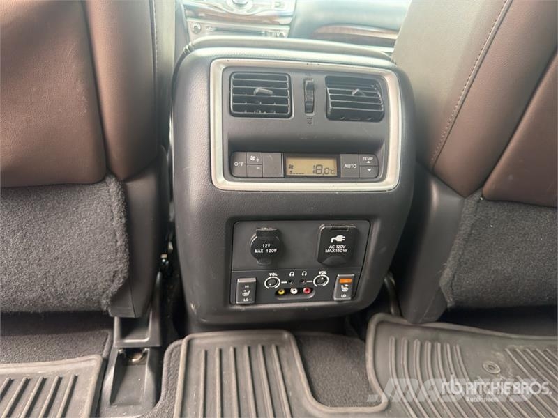 Infiniti QX60 2WD Hybrid Camioneta / SUV Automobily