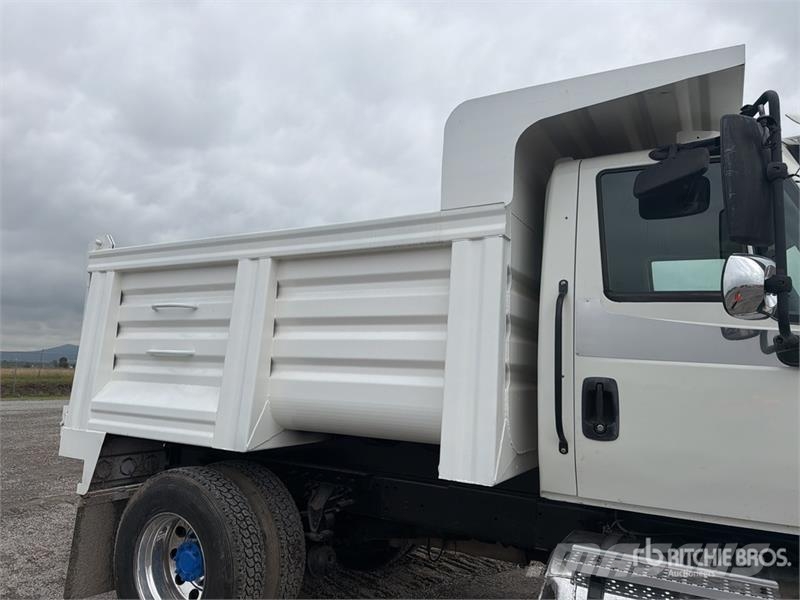 International 4400 Pašizgāzējs