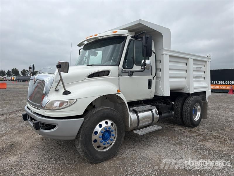 International 4400 Pašizgāzējs