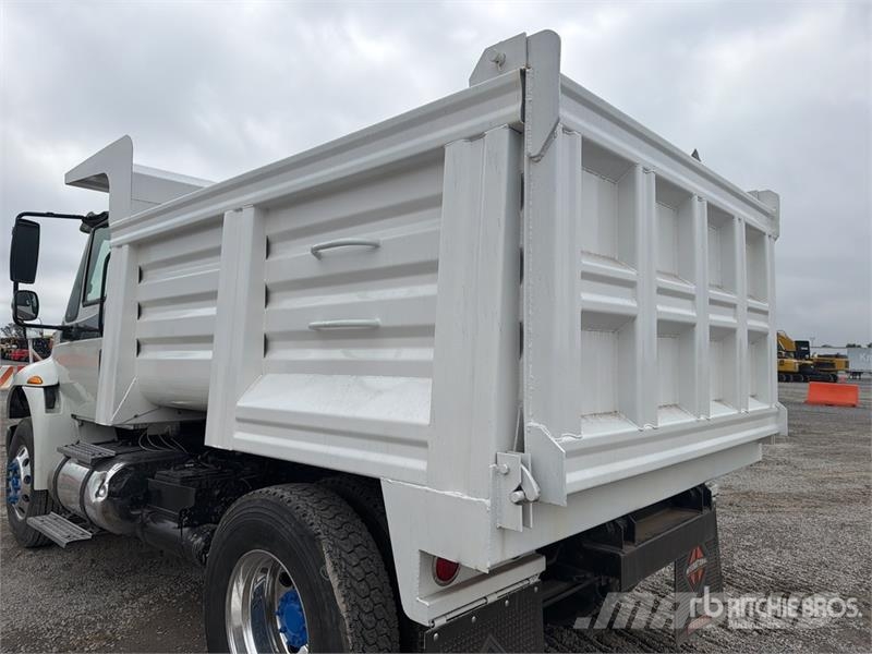 International 4400 Pašizgāzējs