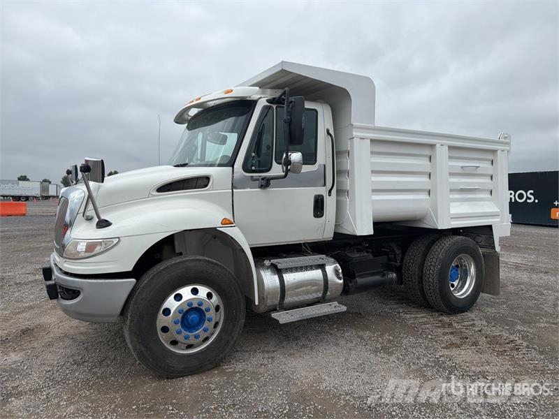 International 4400 Pašizgāzējs