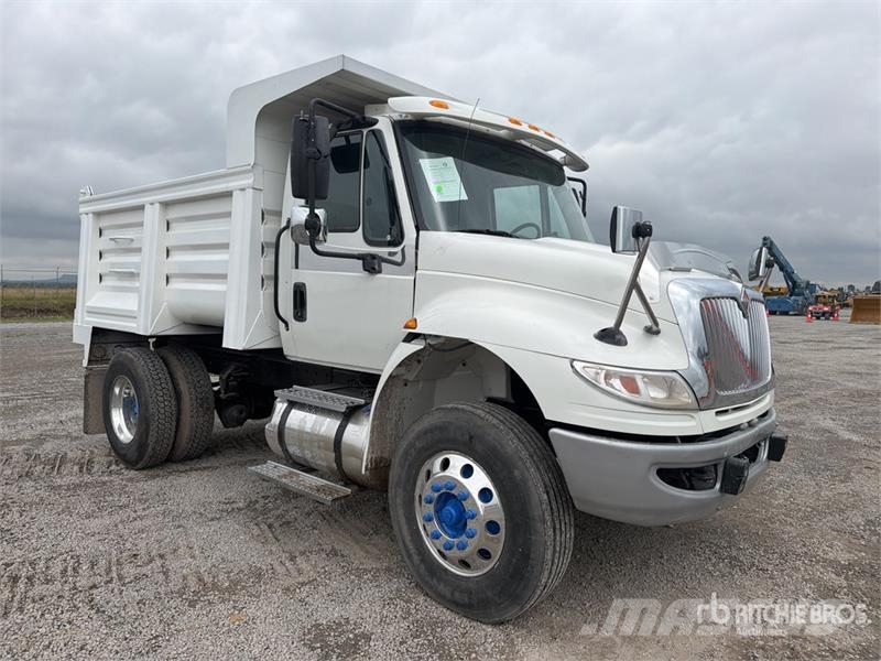 International 4400 Pašizgāzējs