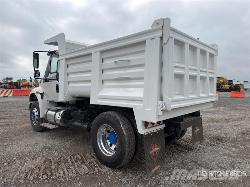 International 4400 Pašizgāzējs