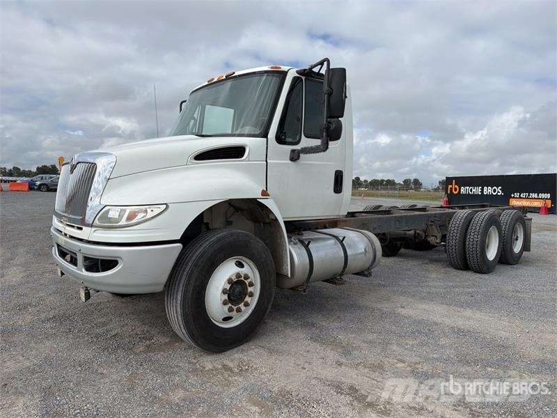International 4400 SBA Kabinen