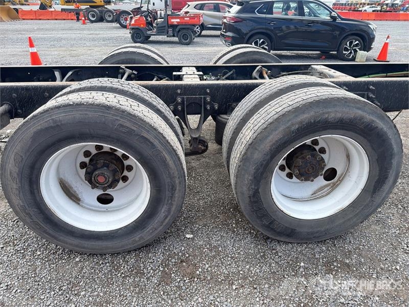 International 4400 SBA Kabine i unutrašnjost