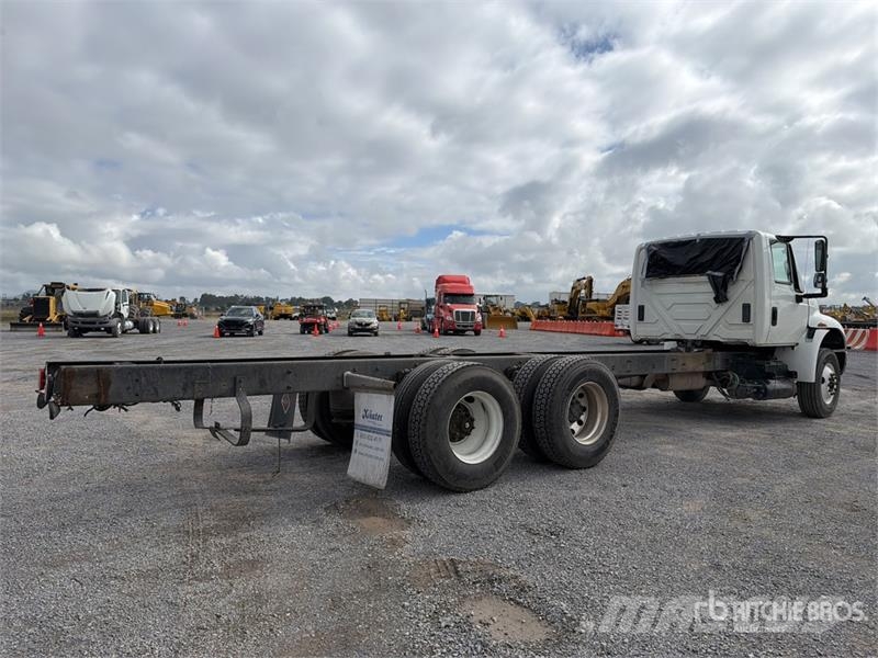 International 4400 SBA Kabinen