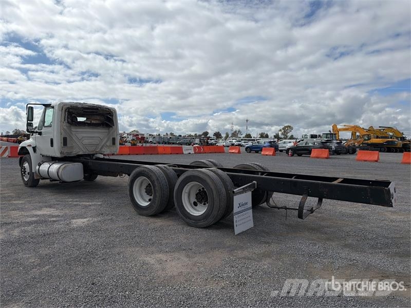 International 4400 SBA Kabine i unutrašnjost
